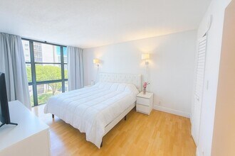 16909 N Bay Rd, Unit 507 in Sunny Isles Beach, FL - Foto de edificio - Building Photo