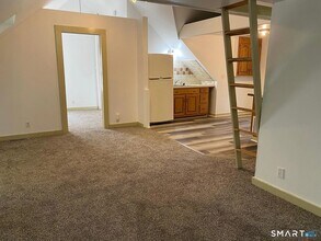 44 Wolfpits Rd. in Bethel, CT - Building Photo - Building Photo