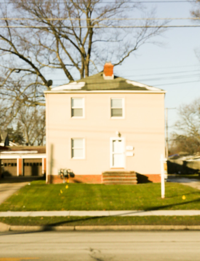 5880 State Rd in Parma, OH - Building Photo - Building Photo