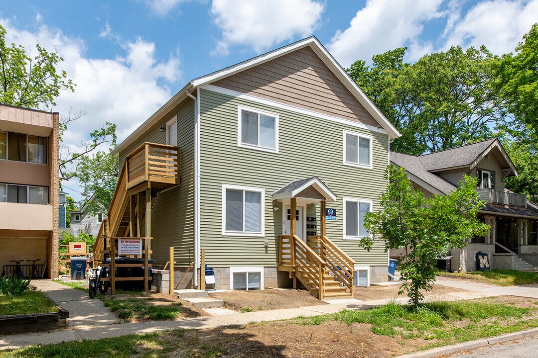 943 Dewey Ave, Unit Unit 1 in Ann Arbor, MI - Building Photo