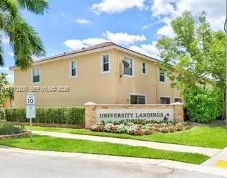 6368 Landings Way in Tamarac, FL - Building Photo