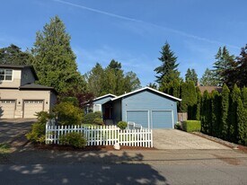 8412 SW 30th Ave in Portland, OR - Building Photo