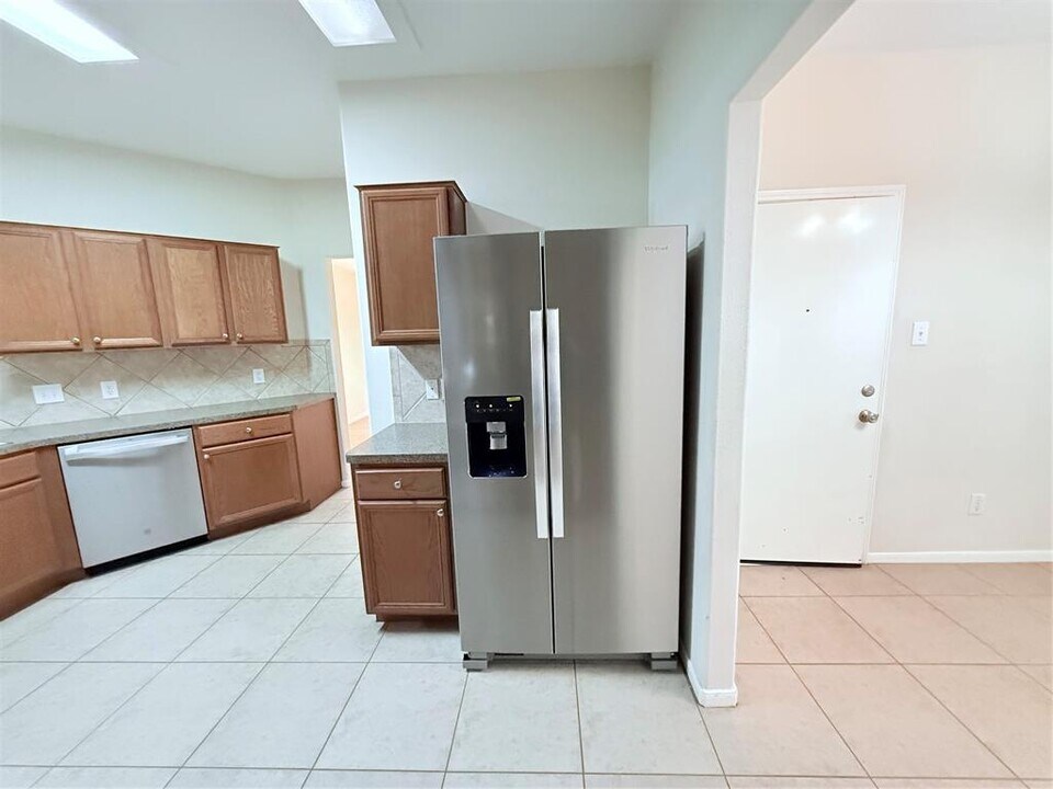 15527 Fir Woods Ln in Cypress, TX - Foto de edificio