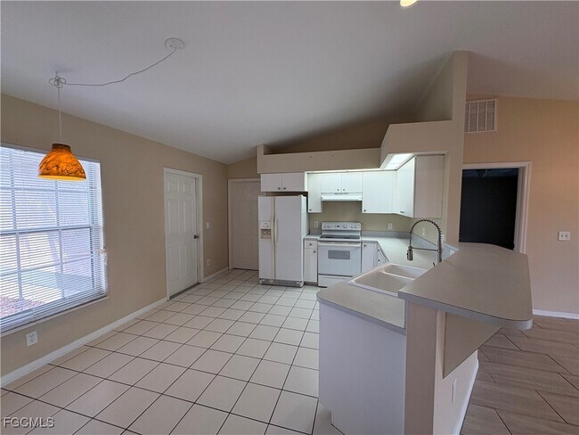 4333 Agualinda Blvd in Cape Coral, FL - Building Photo - Building Photo