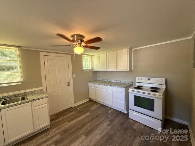 property at 833 Reliance St