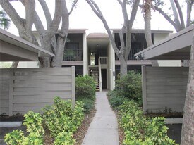 622 Bird Bay Dr S in Venice, FL - Building Photo