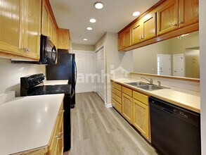 1009 Bren Village Ct in Fuquay Varina, NC - Foto de edificio - Building Photo