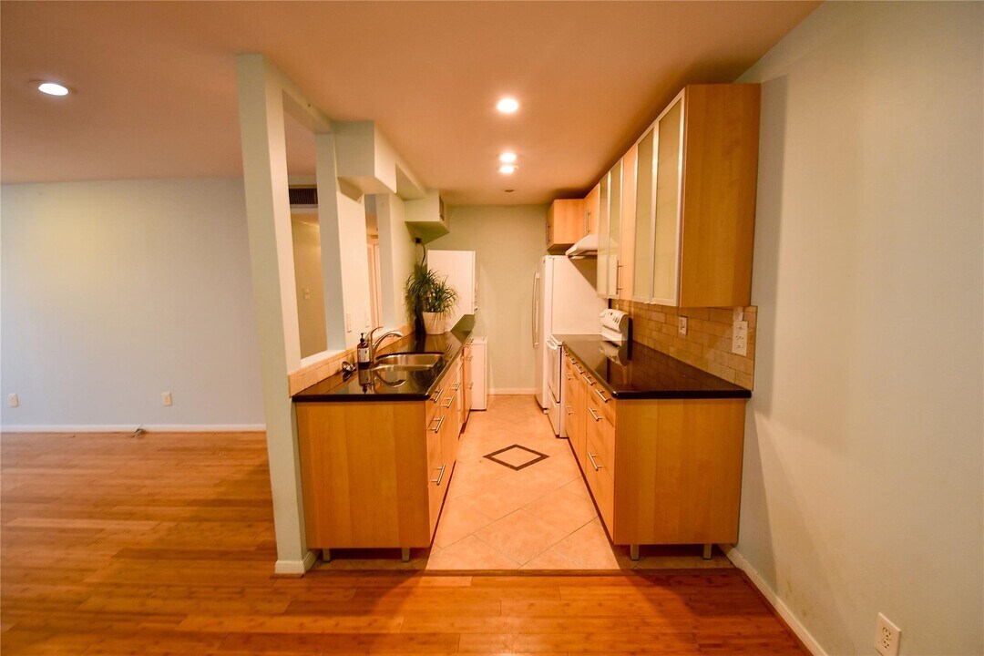 1601 S Shepherd Dr in Houston, TX - Building Photo