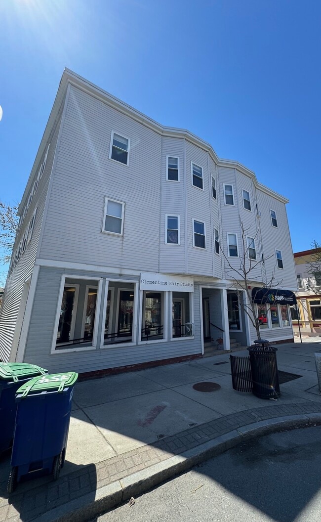360 Somerville Ave, Unit 3 in Somerville, MA - Foto de edificio - Building Photo
