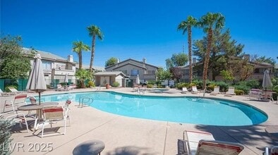5710 Tropicana Ave in Las Vegas, NV - Building Photo - Building Photo