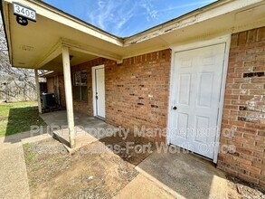 3405 Orchard St in Forest Hill, TX - Building Photo - Building Photo
