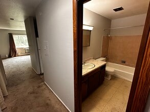805 N Court St in Rockford, IL - Building Photo - Building Photo