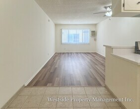 11360 Iowa Ave in Los Angeles, CA - Foto de edificio - Building Photo