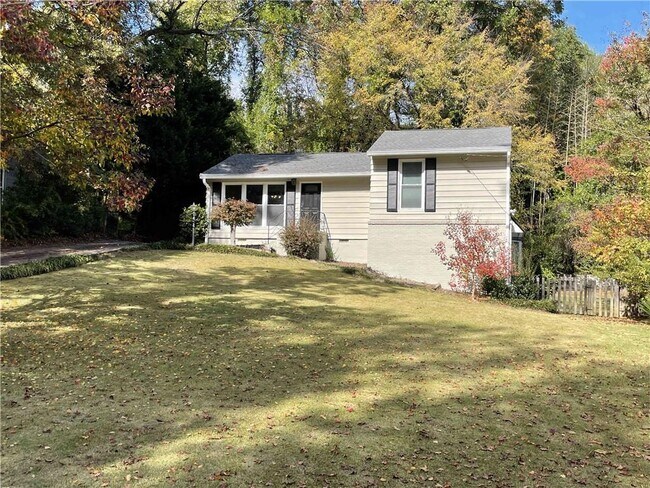 1965 Kenwood Pl SE in Smyrna, GA - Building Photo - Building Photo