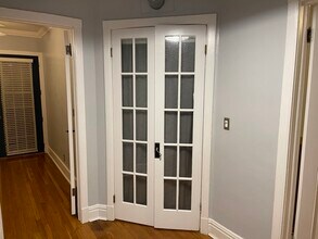 5442 S Cornell Ave, Unit 2S in Chicago, IL - Building Photo - Building Photo
