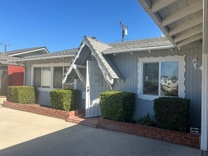 1670 Cardigan Ave in Ventura, CA - Foto de edificio - Building Photo