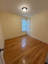 8 Wilson St, Unit #2 in Lynn, MA - Foto de edificio - Building Photo