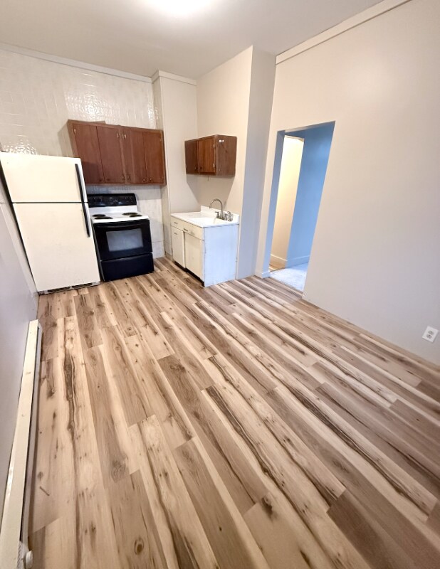 210 W Main St in Springville, NY - Foto de edificio - Building Photo