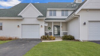 516 Otto Way, Unit 516 in Elkhart Lake, WI - Building Photo