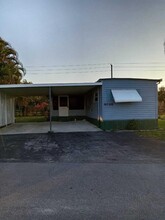 4046 67th Ln N in Riviera Beach, FL - Foto de edificio - Building Photo