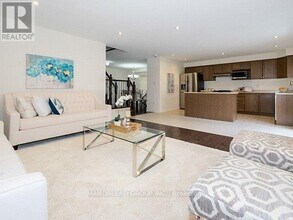 17 Raithby Cres in Ajax, ON - Building Photo - Building Photo