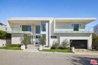 2180 Stradella Rd in Los Angeles, CA - Building Photo - Building Photo