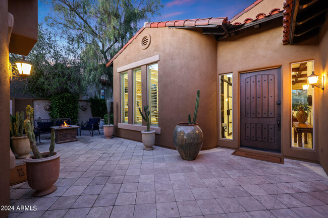 7552 E Camino Puesta Del Sol in Scottsdale, AZ - Foto de edificio - Building Photo