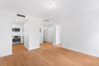 51 MacDougal St in New York, NY - Building Photo - Building Photo