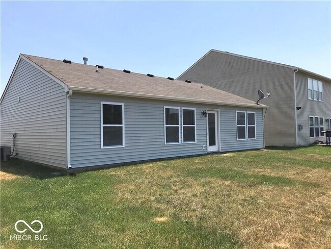 8331 S Evening Dr in Pendleton, IN - Building Photo - Building Photo