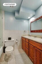 253 W 73rd St in New York, NY - Building Photo - Building Photo