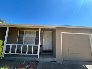 5671 El Arado Wy in Sacramento, CA - Building Photo - Building Photo