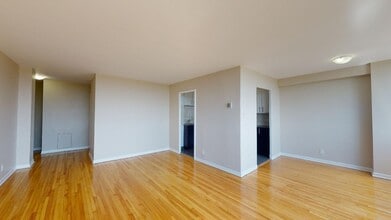 Trent & Kingsley in Cote-St-Luc, QC - Building Photo - Building Photo