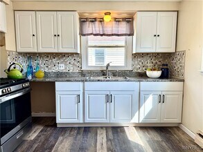 28 Ayrault Dr in Buffalo, NY - Building Photo - Building Photo