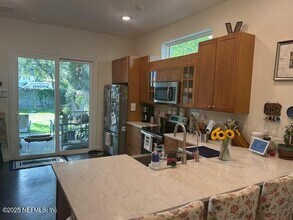 1144 N Market St in Jacksonville, FL - Building Photo - Building Photo