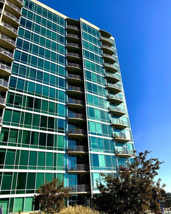 943 Peachtree St NE-Unit -1815 in Atlanta, GA - Building Photo - Building Photo