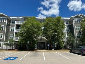 Orchard Overlook in Swanzey, NH - Foto de edificio - Building Photo