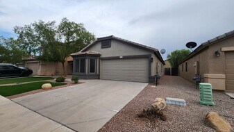 42539 W Hillman Dr in Maricopa, AZ - Building Photo