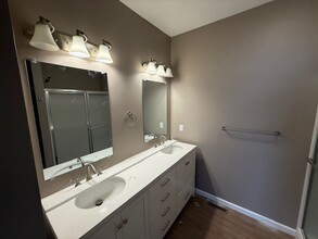 724 Stephanie Ct in Washington, IL - Building Photo - Building Photo
