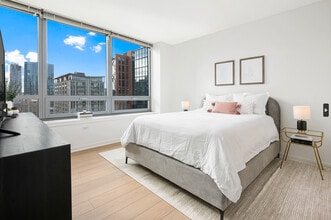 411 N Halsted St, Unit 610 in Chicago, IL - Building Photo - Building Photo