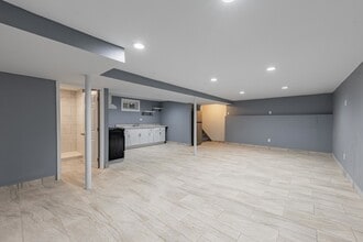 7055 W 63rd St in Chicago, IL - Building Photo - Building Photo