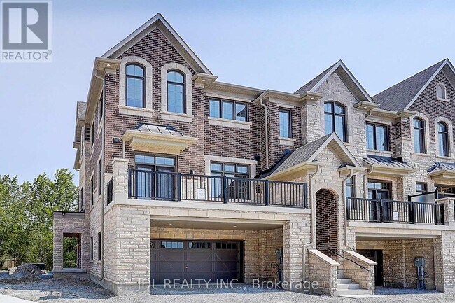 1 W Vlg Ln in Markham, ON - Building Photo - Building Photo