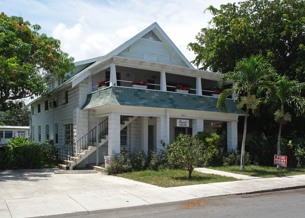 Pleasant Villas in Lake Worth, FL - Foto de edificio