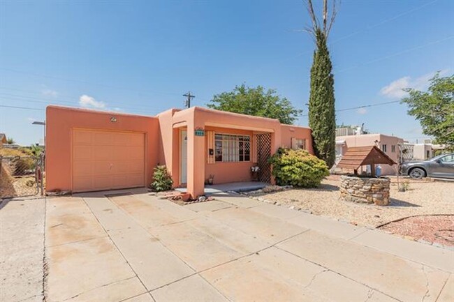 1004 Dexter Ln in Alamogordo, NM - Building Photo - Building Photo