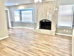 5512 12th St in Lubbock, TX - Building Photo - Building Photo