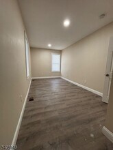 811 S 13th St in Newark, NJ - Foto de edificio - Building Photo