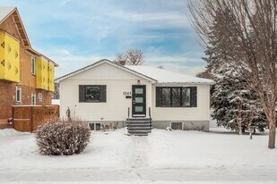 1243 Richland Rd NE in Calgary, AB - Building Photo