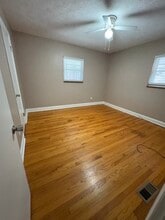 827 Glendale Ave, Unit C in South Charleston, WV - Foto de edificio - Building Photo