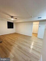 108 Brighton Ct in Gloucester Township, NJ - Building Photo