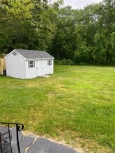 132 Ring Dr in Groton, CT - Building Photo - Building Photo