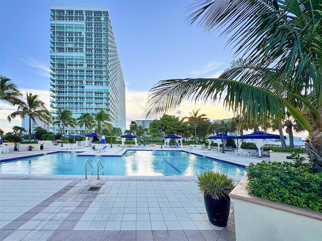 2100 S Ocean Ln, Unit 508 in Fort Lauderdale, FL - Building Photo - Building Photo